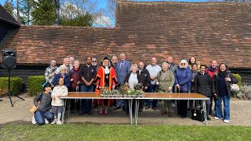 Mayor, Cllr Lavery, local gardeners and community groups
